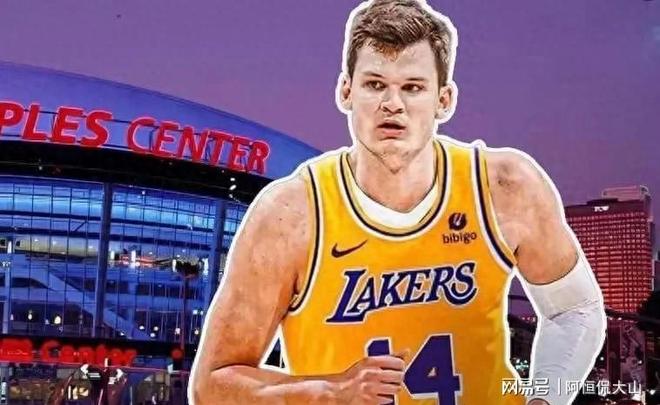 关于洛杉矶湖人训练开放日，赛后回应争议引欢呼，全明星赛在即，赛程密集仍需轮换的信息-开云娱乐