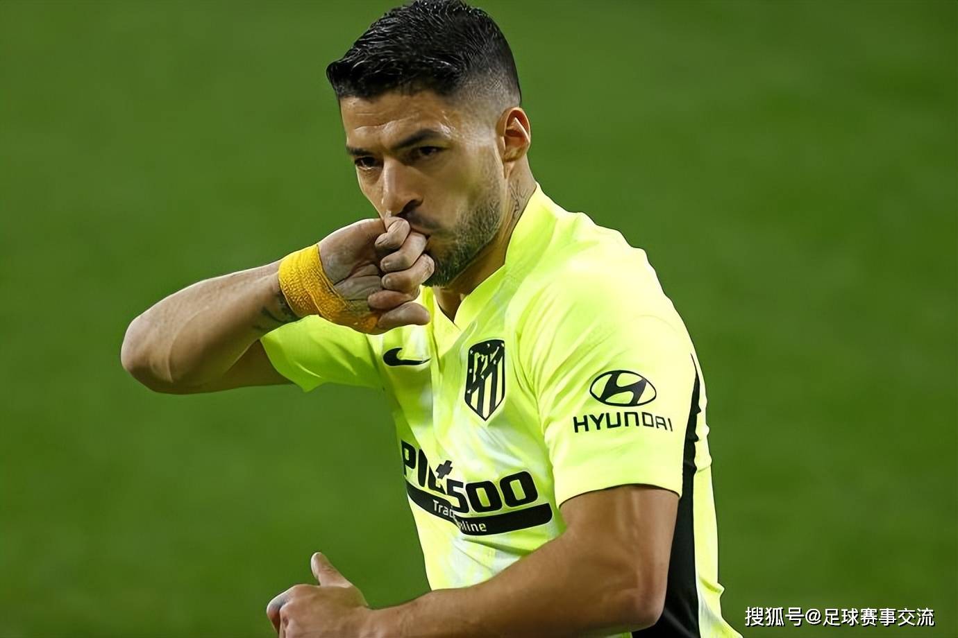 关于西甲赛程吃紧,波尔图冲刺阶段远射贴柱,引发热议,更衣室氛围转暖的信息-开云