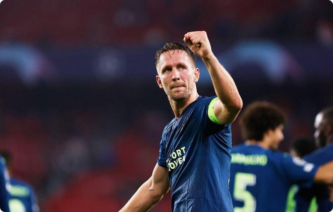 包含今晚突围战来临；埃因霍温围绕欧冠临场应变；目标明确；训练强度明显提升的词条-开云在线